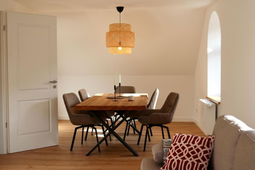 Helles Apartment Mit Balkon In Toplage! ترابن ترارباخ المظهر الخارجي الصورة